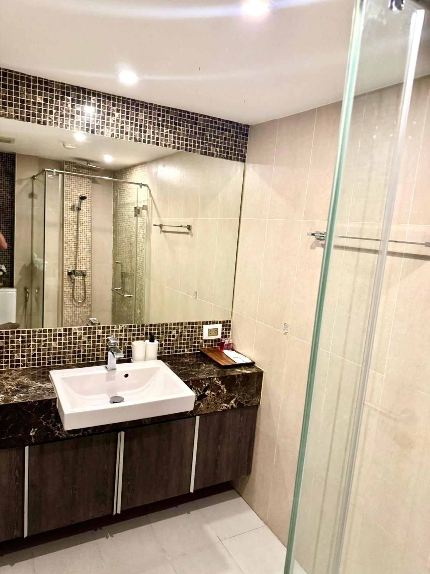 Centara Apartment *